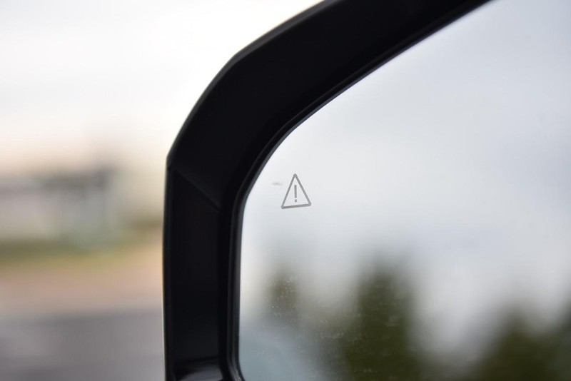 Hyundai Santa Fe Vehicle Image 11