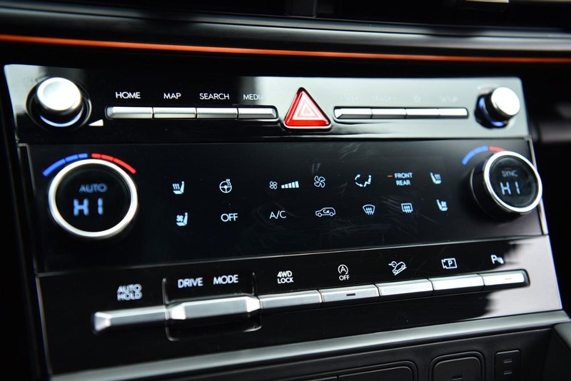 Hyundai Santa Fe Vehicle Image 15