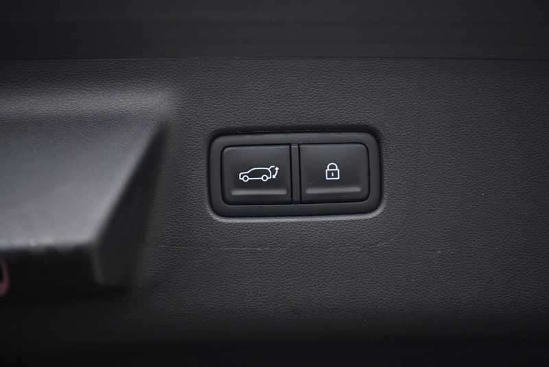 Hyundai Santa Fe Vehicle Image 29