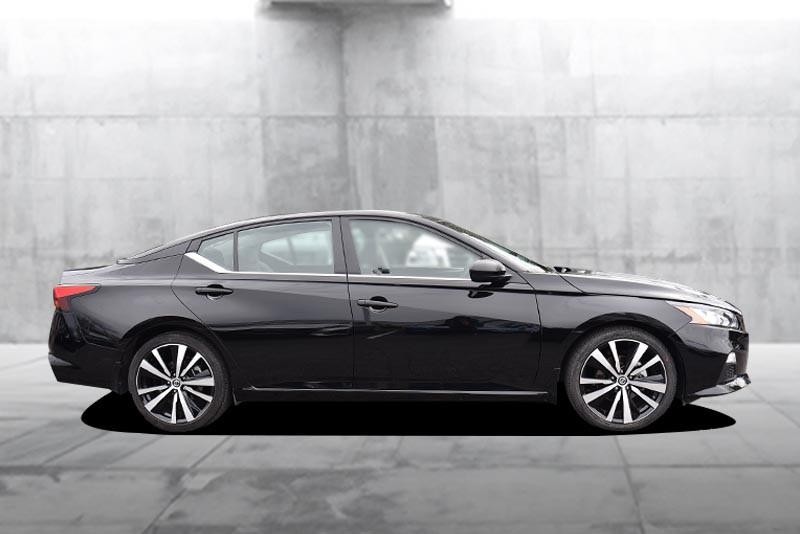 Nissan Altima Vehicle Image 05