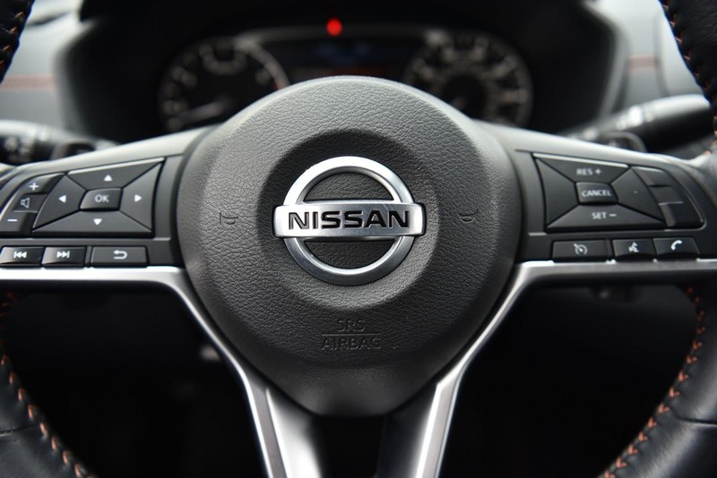 Nissan Altima Vehicle Image 17
