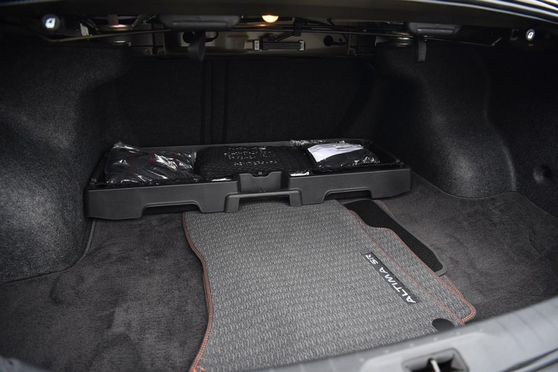 Nissan Altima Vehicle Image 22