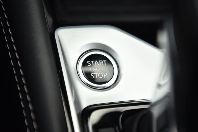 Nissan Altima Vehicle Image 16