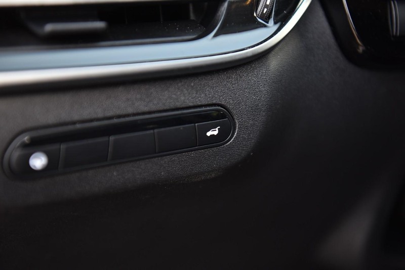 INFINITI QX60 Vehicle Image 12