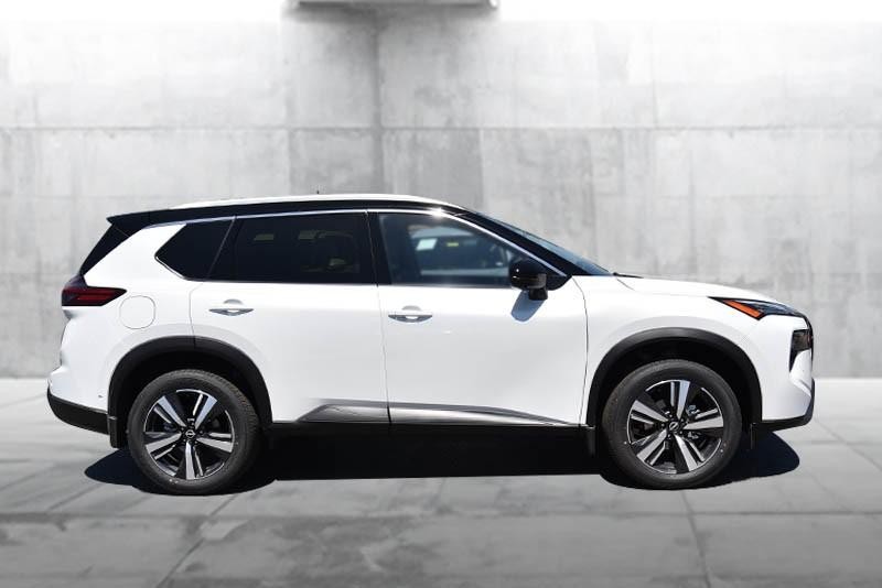 Nissan Rogue Vehicle Image 05