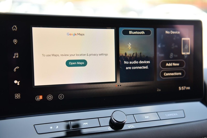 Nissan Rogue Vehicle Image 15
