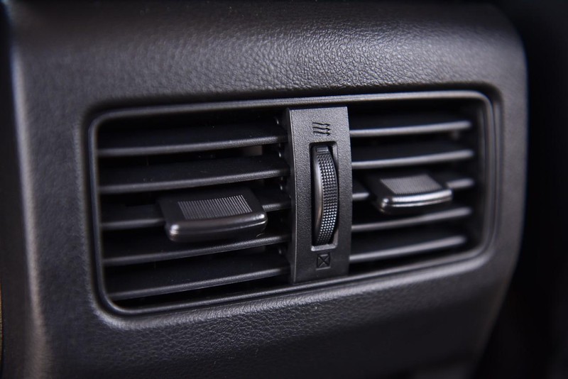 Nissan Rogue Vehicle Image 24