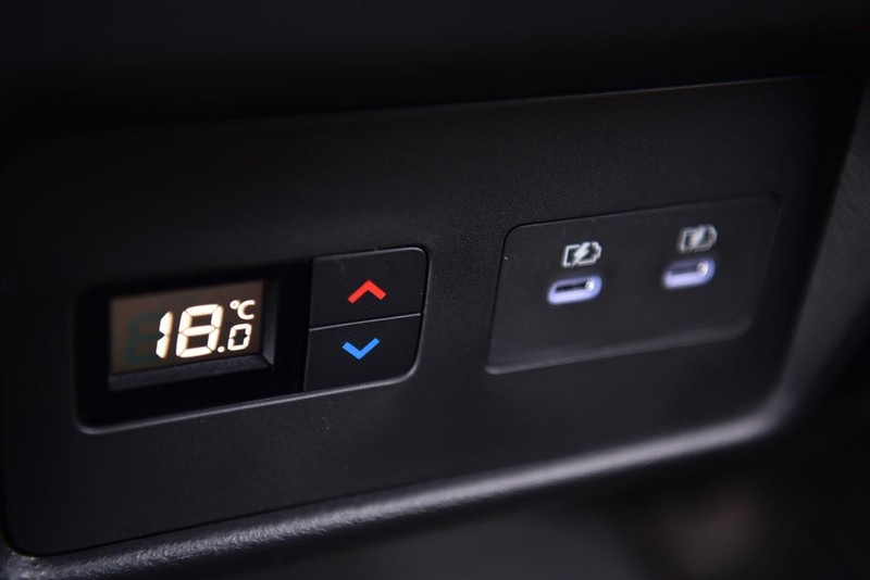 Nissan Rogue Vehicle Image 25