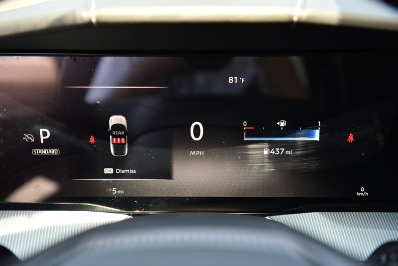 Nissan Murano Vehicle Image 13