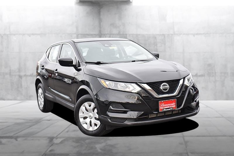 Nissan Rogue Sport Vehicle Image 02