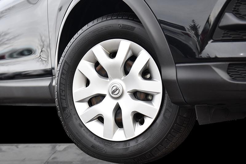 Nissan Rogue Sport Vehicle Image 03