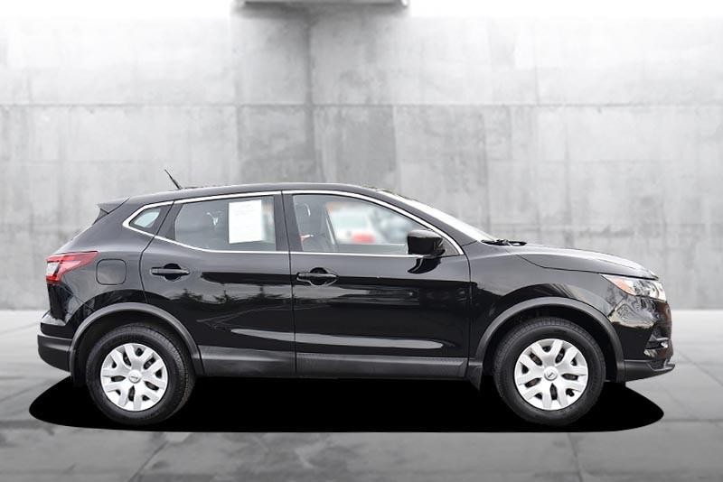 Nissan Rogue Sport Vehicle Image 05