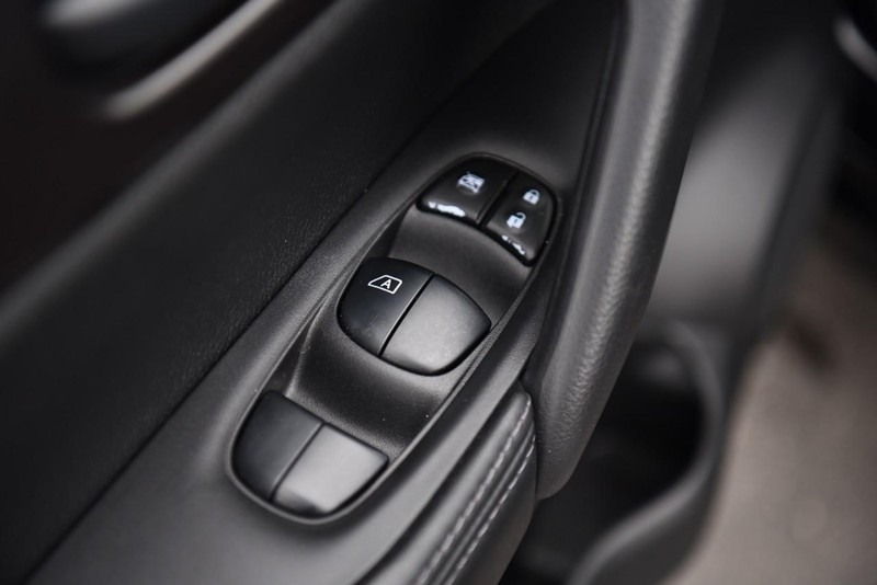 Nissan Rogue Sport Vehicle Image 08