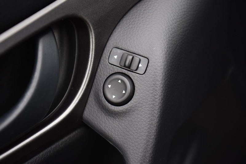 Nissan Rogue Sport Vehicle Image 09