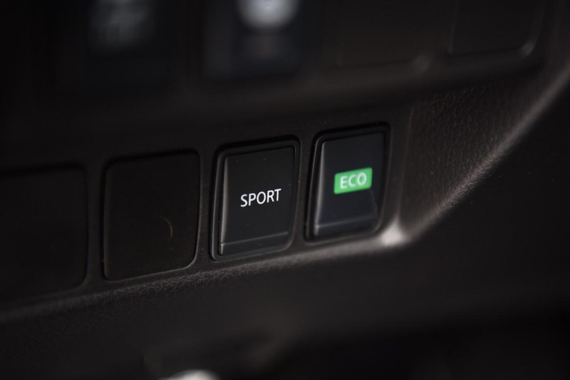 Nissan Rogue Sport Vehicle Image 12