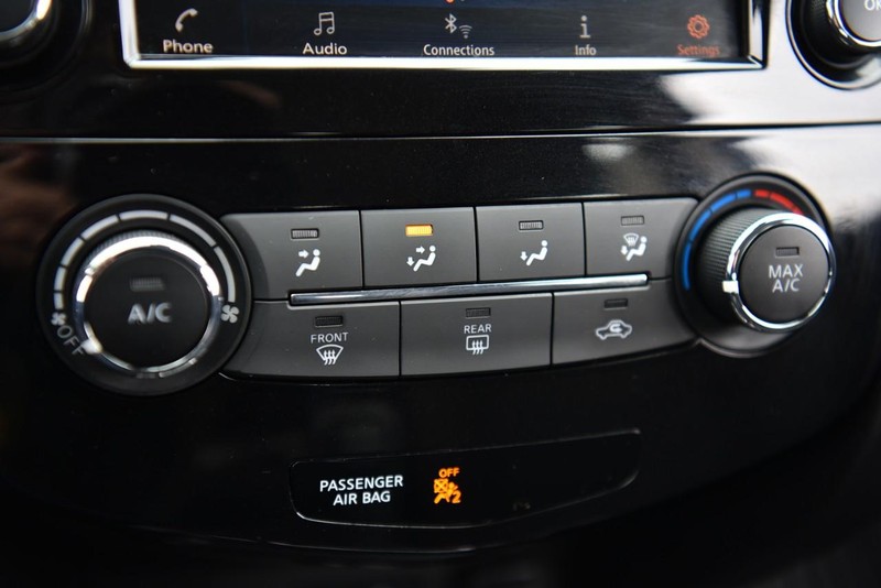 Nissan Rogue Sport Vehicle Image 15