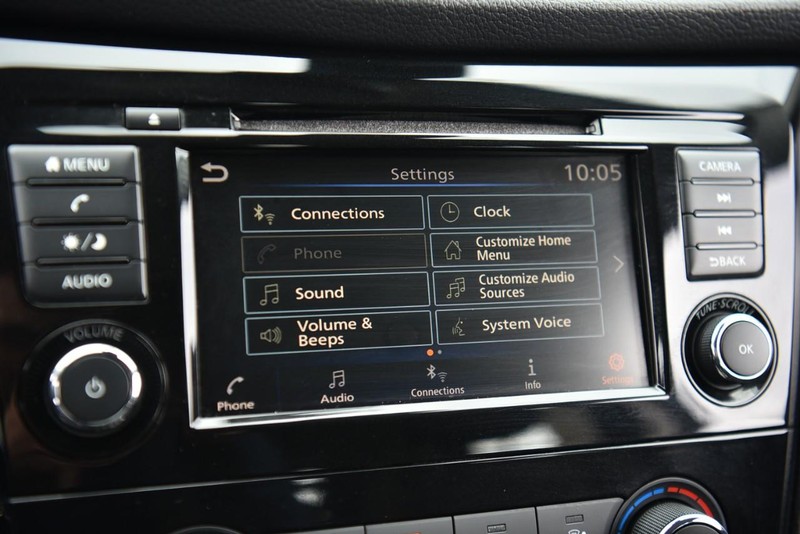 Nissan Rogue Sport Vehicle Image 17