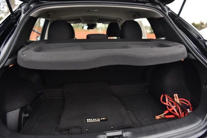Nissan Rogue Sport Vehicle Image 23