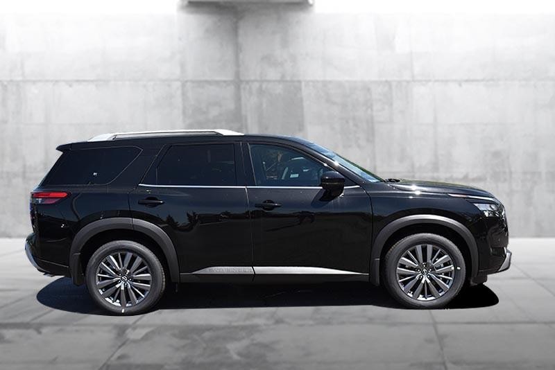 Nissan Pathfinder Vehicle Image 05