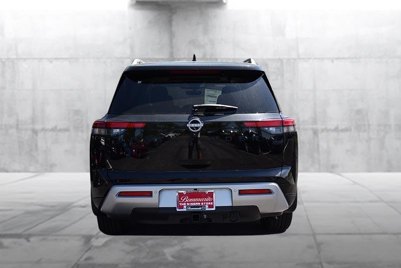 Nissan Pathfinder Vehicle Image 06