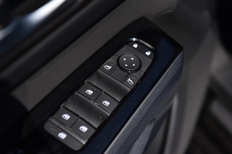 Nissan Pathfinder Vehicle Image 09