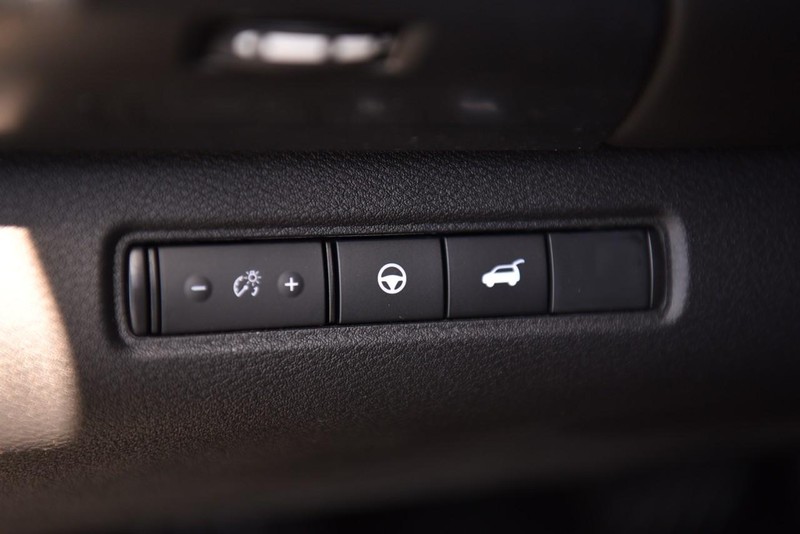 Nissan Pathfinder Vehicle Image 11
