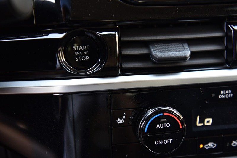Nissan Pathfinder Vehicle Image 15