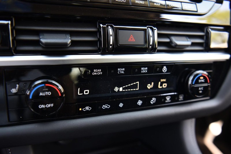 Nissan Pathfinder Vehicle Image 16