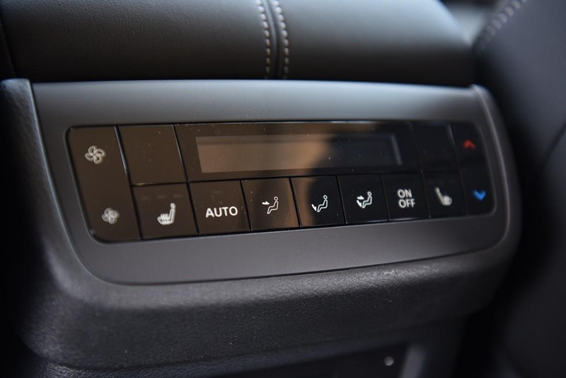 Nissan Pathfinder Vehicle Image 24
