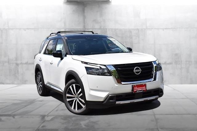 Nissan Pathfinder Vehicle Full-screen Gallery Image 2