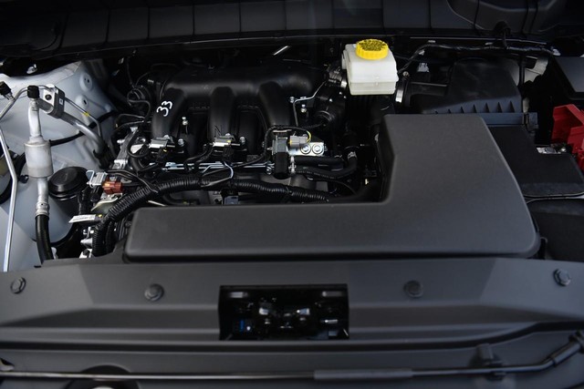 Nissan Pathfinder Vehicle Full-screen Gallery Image 32
