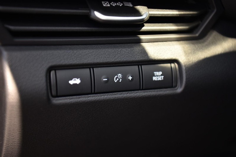 Nissan Altima Vehicle Image 11