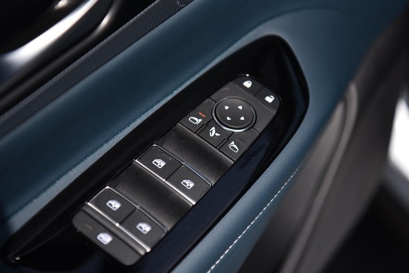 Nissan Murano Vehicle Image 09