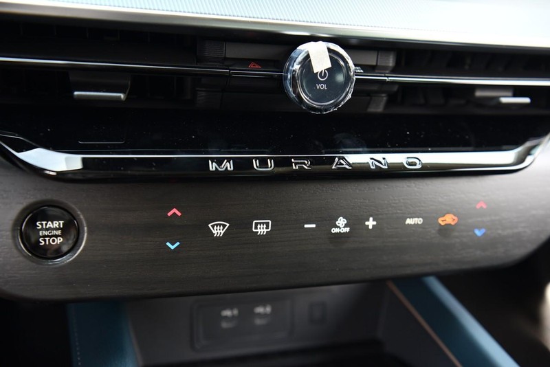 Nissan Murano Vehicle Image 19
