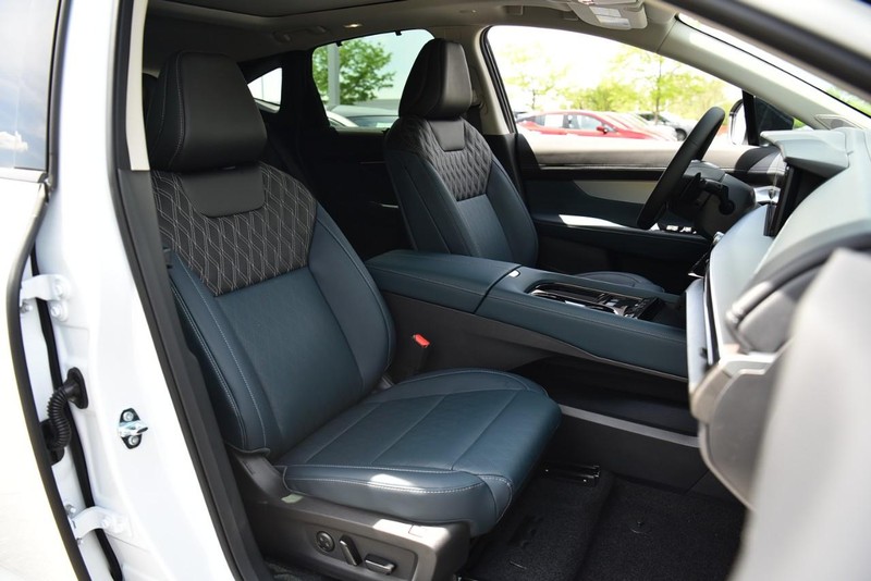 Nissan Murano Vehicle Image 24