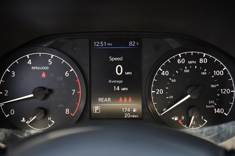 Nissan Altima Vehicle Image 12