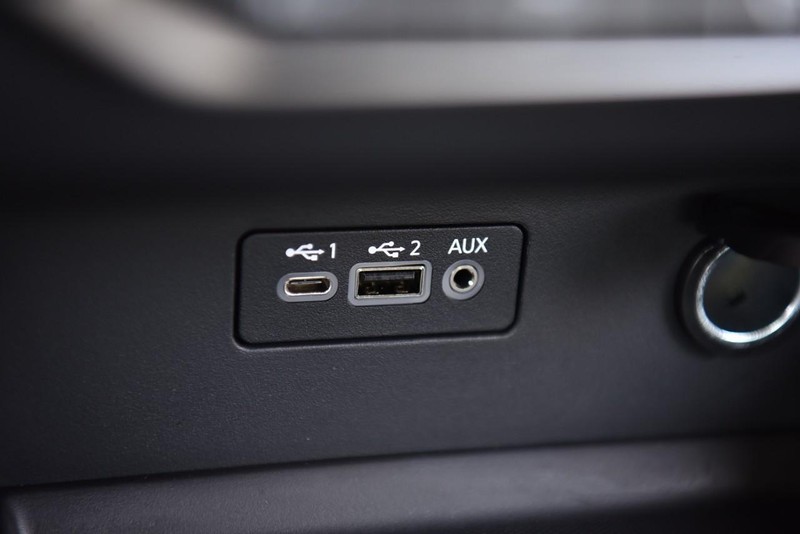 Nissan Altima Vehicle Image 16