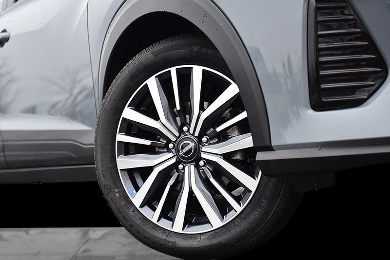 Nissan Kicks Vehicle Image 03