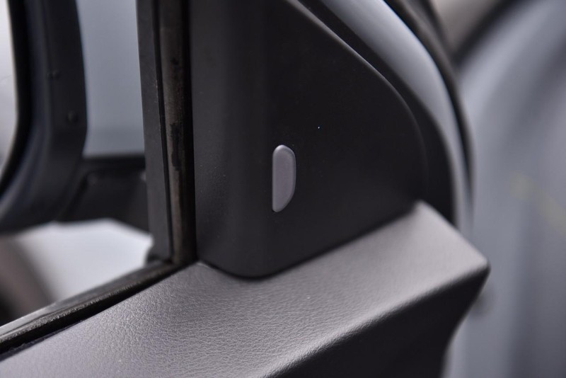 Nissan Kicks Vehicle Image 10