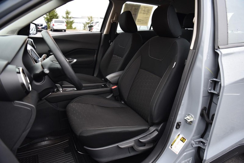 Nissan Kicks Vehicle Image 18