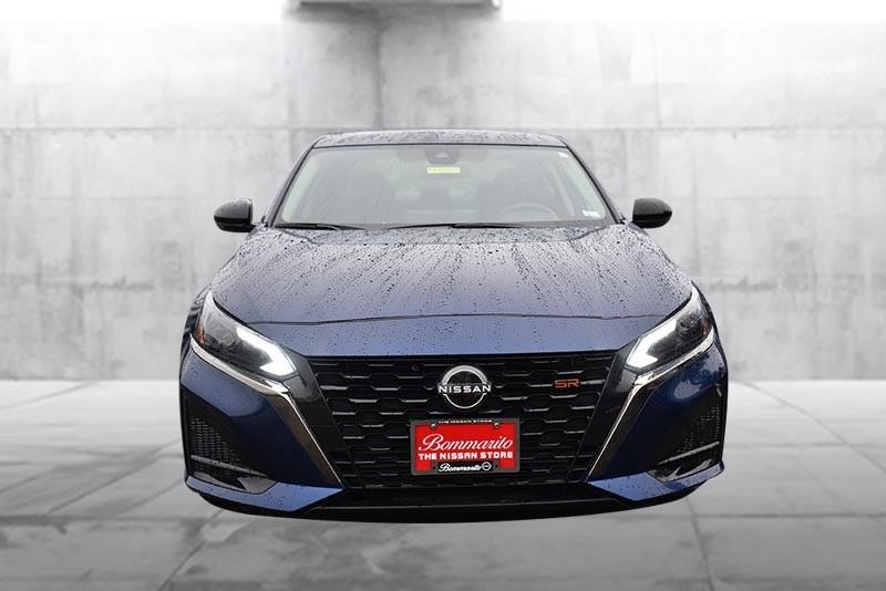 Nissan Altima Vehicle Image 04