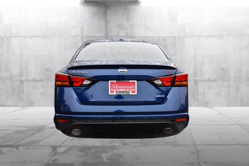 Nissan Altima Vehicle Image 06