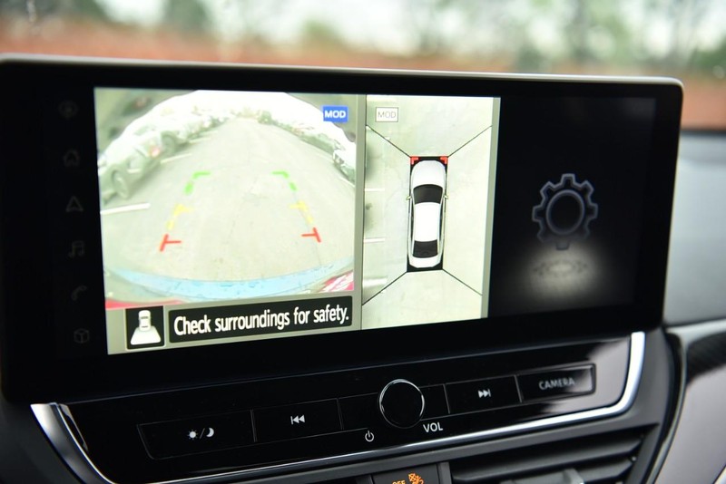 Nissan Altima Vehicle Image 13