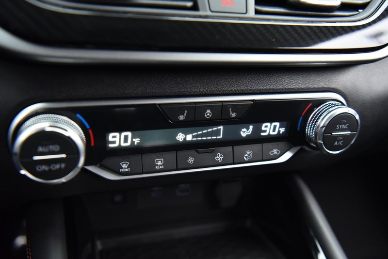 Nissan Altima Vehicle Image 14