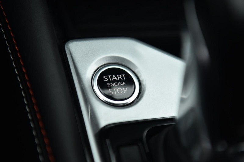 Nissan Altima Vehicle Image 16