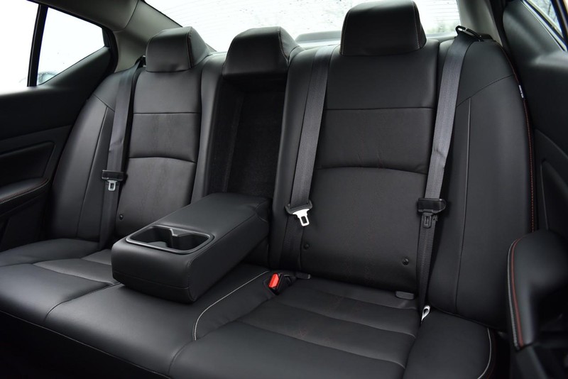 Nissan Altima Vehicle Image 22