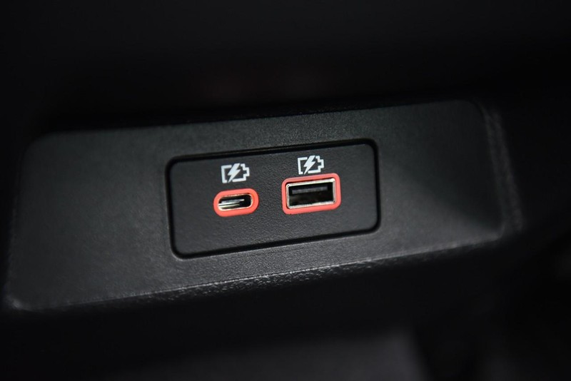 Nissan Altima Vehicle Image 24