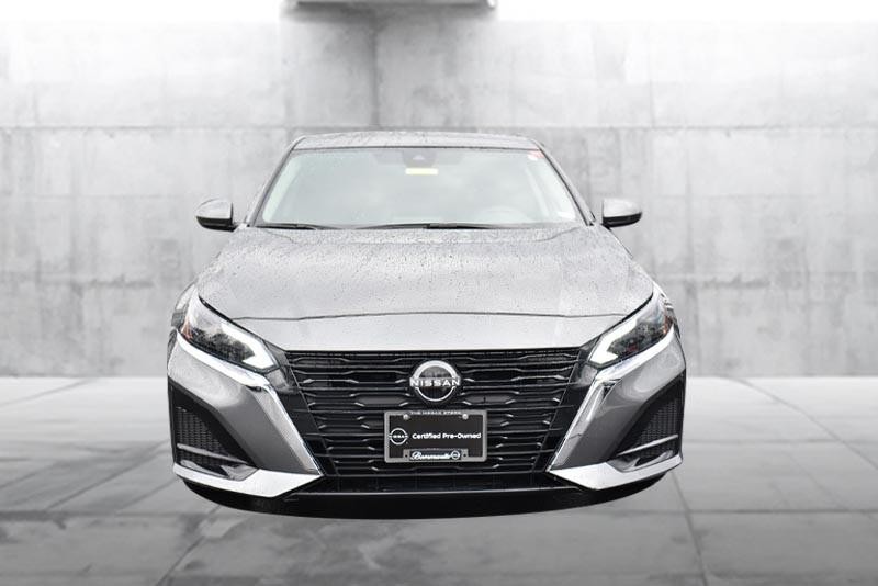 Nissan Altima Vehicle Image 04