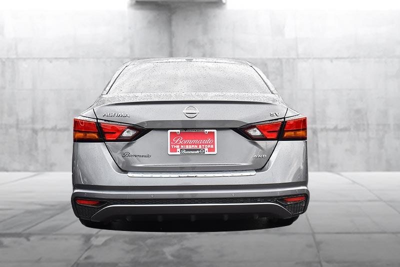 Nissan Altima Vehicle Image 06