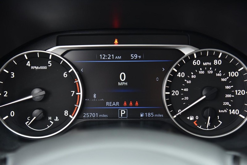 Nissan Altima Vehicle Image 11